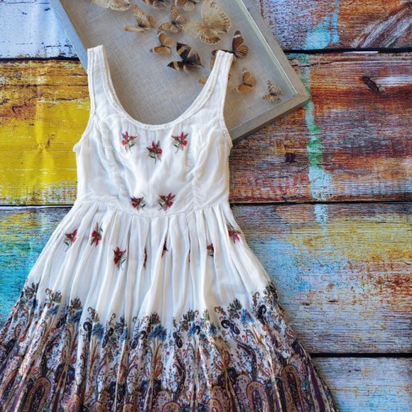 Modcloth Float to the Forefront Embroidered Dress - Picture 4 of 10